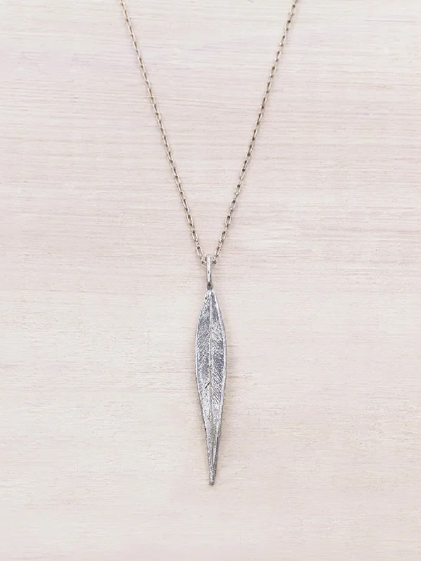 Silver Fine Feather Necklace