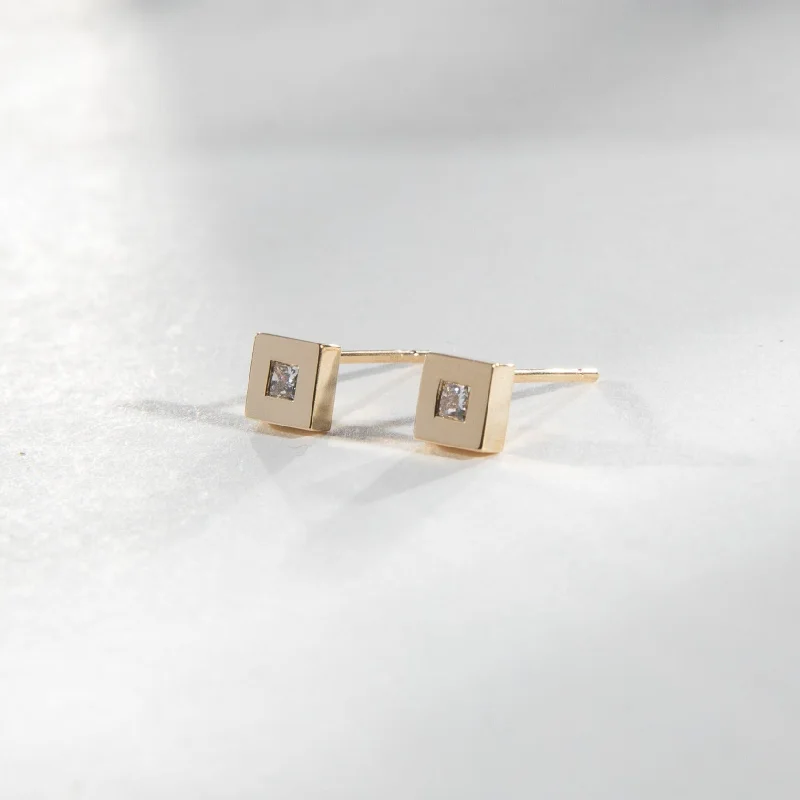 Sada Earrings with Lab-grown diamonds