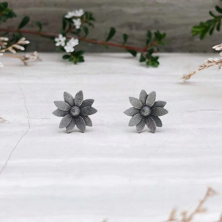 Fiore Regina Stud Earrings