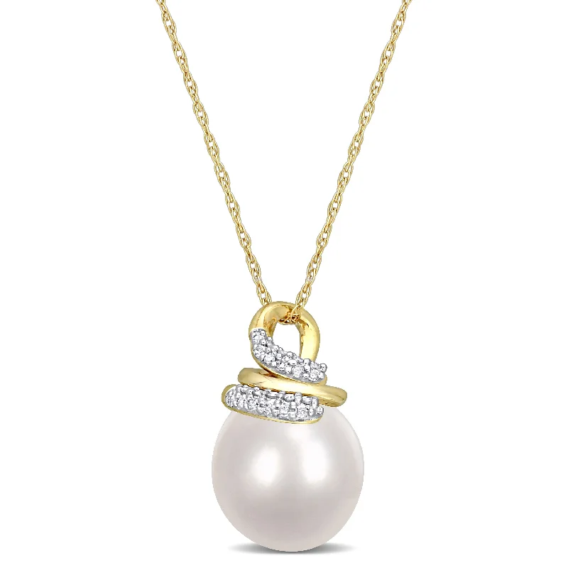 Mimi & Max 9-10mm South Sea Cultured Pearl and 1/10ct TW Diamond Wrap Pendant with Chain in 10k Yellow Gold