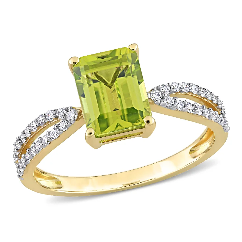 Mimi & Max 1 5/8ct TGW Octagon Peridot 1/5ct TDW Diamond Ring 14k Yellow Gold